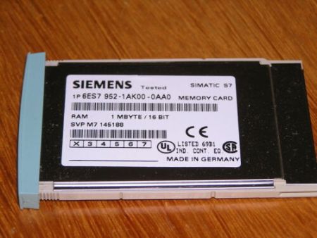 Siemens 6ES7952-1AK00-0AA0 E:02 S7-400 RAM MEMORY 1MB used excellent condition