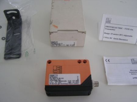 NEW old stock - IFM OA8522 OAS-00KG/US100/25M Efector Photoelectric Transmitter