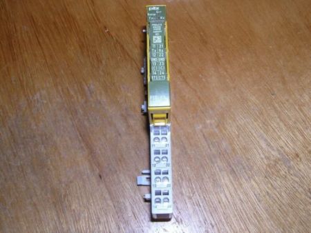 PILZ PSSu E S RS232 312515 incl. terminal PSSu BP 1/8C 312601 used excellent