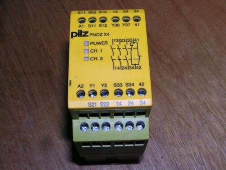 PILZ PNOZ X4 ID no. 774730 used excellent condition