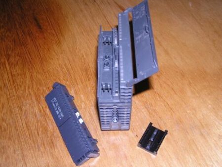 Siemens 6ES7331-7KB02-0AB0 E:05 Simatic S7-300 SM331 2*AI 12bit as new+connector