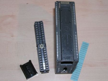 Unused - Siemens 6ES7322-1BL00-0AA0 E:07 Simatic S7-300 SM322 32DO similar box