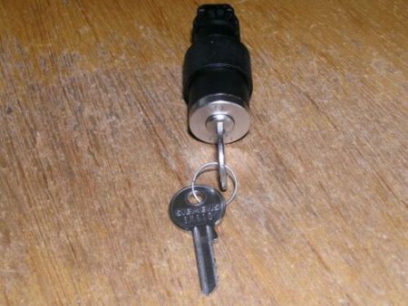 Unused - Siemens 3SB3000-4????-Z B01 SIRIUS Key Switch CES SMS10 latching O-I
