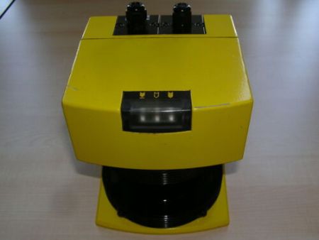 SICK PLS101-316 1 016 190 / 1016190 Laser Lightguard scanner used good condition