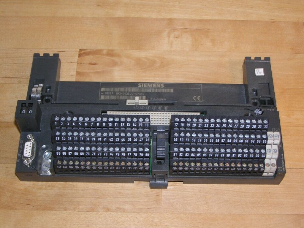 Siemens 6ES7193-0CB20-0XA0 E:2 Simatic DP ET200B TB2-4/DC used excellent